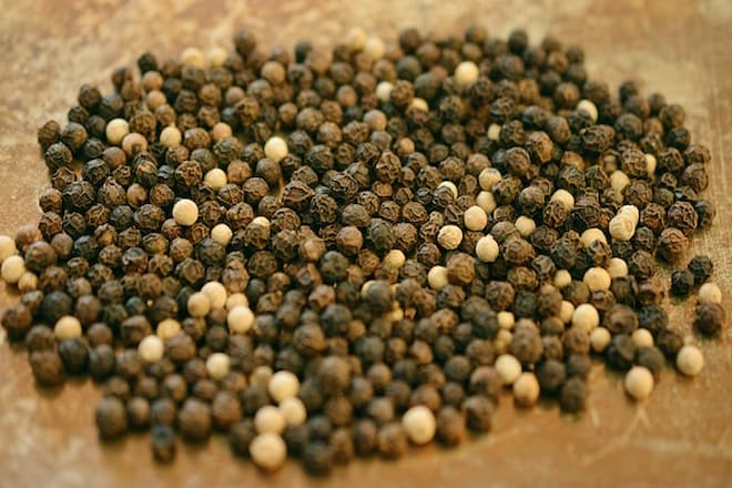 does-black-pepper-kill-mice (2)